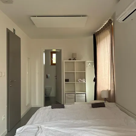 Oasis Airport Apartments And Rooms Velika Gorica Exterior photo