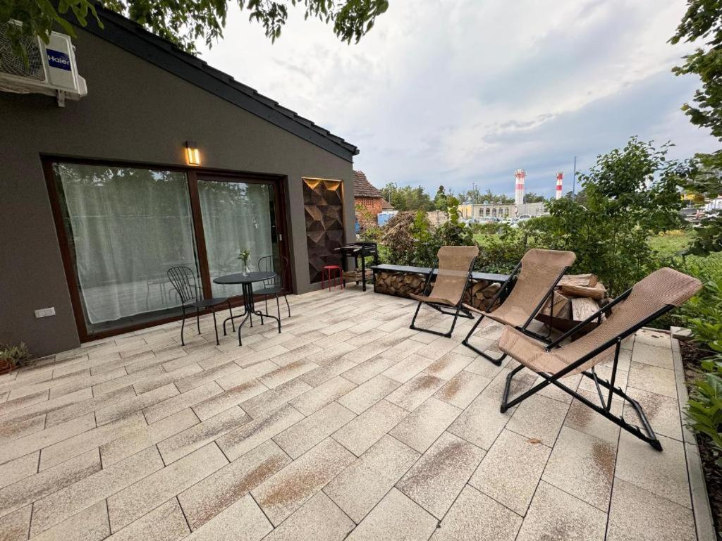 Apartment Oasis Airport And