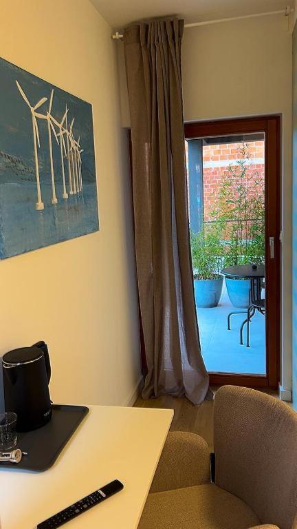 Oasis Airport And Apartment